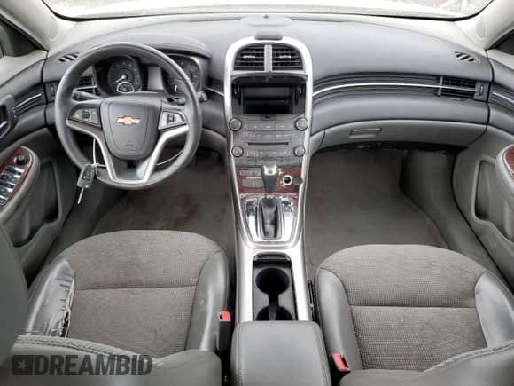 2013 Chevrolet Malibu LT z VIN 1G11C5SA4DF290253, wystawiony jako Copart lot #85428335 z przebiegiem 211 234 mil mil oraz Czysty tytuł • Clean title. Historia ofert i sprzedaży dostępna na DreamBid. Obrazek 8.