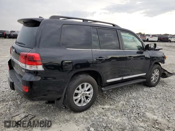 ✅ 2016 Toyota Land Cruiser • VIN: JTMCY7AJ7G4038155 • Lot: 63539553. Listed on Copart with 191,989 mi. Free auction sales archive from the USA and detailed vehicle history report at DreamBid. Image 3.