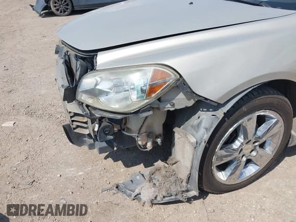 ✅ 2011 Chevrolet Malibu 1LT • VIN: 1G1ZC5E12BF389875 • Lot: 43133431. Listed on IAAI with 149,386 mi. Free auction sales archive from the USA and detailed vehicle history report at DreamBid. Image 6.