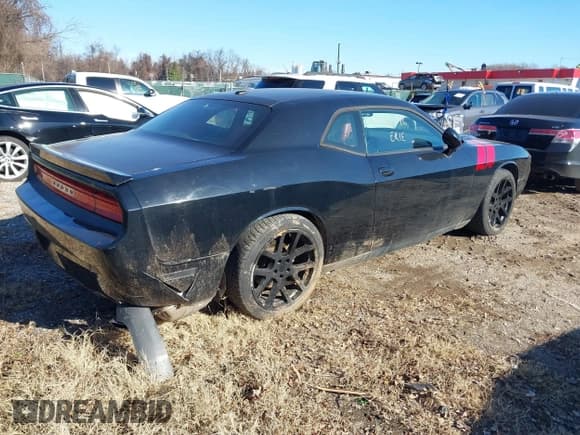 ✅ 2014 Dodge Challenger R/T Plus • VIN: 2C3CDYBT7EH287321 • Lot: 41196946. Wystawiony na IAAI z przebiegiem 105 046 mil. Bezpłatny archiwum sprzedaży aukcyjnych z USA i szczegółowy raport historii pojazdu na DreamBid. Zdjęcie 4.