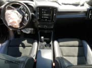 ✅ 2022 Volvo XC40 R-Design • VIN: YV4162UM6N2646308 • Lot: 61698813. Listed on Copart with 25,753 mi. Free auction sales archive from the USA and detailed vehicle history report at DreamBid. Image 8.