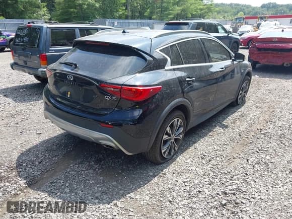 ✅ 2018 Infiniti QX30 Premium • VIN: SJKCH5CR3JA045357 • Lot: 42816282. Wystawiony na IAAI z przebiegiem 97 531 mil. Bezpłatny archiwum sprzedaży aukcyjnych z USA i szczegółowy raport historii pojazdu na DreamBid. Zdjęcie 4.