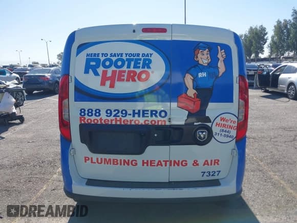 ✅ 2022 Ram ProMaster City Cargo Tradesman • VIN: ZFBHRFABXN6W17327 • Lot: 42653624. Wystawiony na IAAI z przebiegiem 53 966 mil. Bezpłatny archiwum sprzedaży aukcyjnych z USA i szczegółowy raport historii pojazdu na DreamBid. Zdjęcie 16.