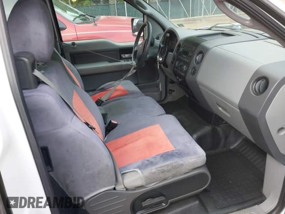 ✅ 2006 Ford F-150 STX • VIN: 1FTRX12W86NB10042 • Lot: 42953712. Listed on IAAI with 248,350 mi. Free auction sales archive from the USA and detailed vehicle history report at DreamBid. Image 5.