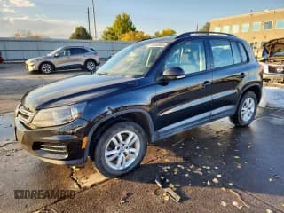 ✅ 2015 Volkswagen Tiguan S • VIN: WVGAV7AX5FW524725 • Lot: 84658085. Wystawiony na Copart z przebiegiem 126 708 mil. Bezpłatny archiwum sprzedaży aukcyjnych z USA i szczegółowy raport historii pojazdu na DreamBid. Zdjęcie 1.