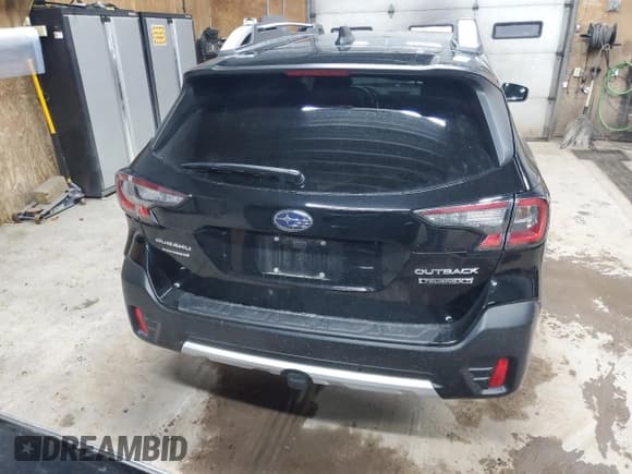 ✅ 2021 Subaru Outback Touring XT • VIN: 4S4BTGPD7M3175279 • Lot: 92684065. Listed on Copart with 47,927 mi. Free auction sales archive from the USA and detailed vehicle history report at DreamBid. Image 6.