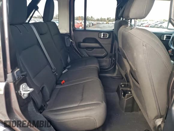 ✅ 2018 Jeep Wrangler Unlimited Sahara • VIN: 1C4HJXEG0JW322926 • Lot: 94485715. Listed on Copart with 76,414 mi. Free auction sales archive from the USA and detailed vehicle history report at DreamBid. Image 11.