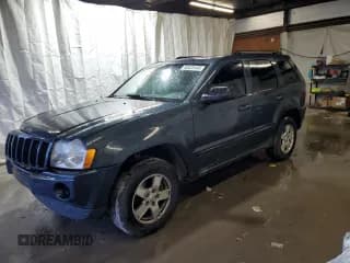 ✅ 2007 Jeep Grand Cherokee Laredo • VIN: 1J8GR48K37C567189 • Лот: 90425145. Опубликован ранее на Copart с пробегом 195 911 миль. Бесплатный доступ к архиву аукционных продаж из США и подробный отчёт об истории автомобиля на DreamBid. Изображение 1.