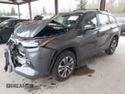 ✅ 2024 Toyota Highlander Hybrid XLE • VIN: 5TDKBRCH6RS605773 • Lot: 41935898. Wystawiony na IAAI z przebiegiem 18 326 mil. Bezpłatny archiwum sprzedaży aukcyjnych z USA i szczegółowy raport historii pojazdu na DreamBid. Zdjęcie 2.