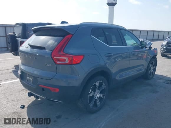 ✅ 2020 Volvo XC40 Inscription • VIN: YV4162UL2L2306951 • Lot: 42263450. Listed on IAAI with 86,780 mi. Free auction sales archive from the USA and detailed vehicle history report at DreamBid. Image 4.