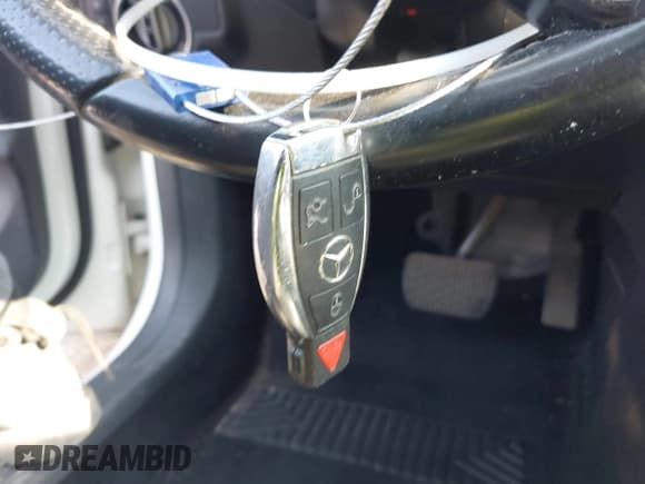 ✅ 2015 Mercedes-Benz GLA 250 • VIN: WDCTG4GB3FJ076493 • Lot: 42922906. Wystawiony na IAAI z przebiegiem 130 136 mil. Bezpłatny archiwum sprzedaży aukcyjnych z USA i szczegółowy raport historii pojazdu na DreamBid. Zdjęcie 11.