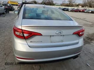 ✅ 2017 Hyundai Sonata SE • VIN: 5NPE24AF1HH575121 • Лот: 67550612. Опубликован ранее на Copart с пробегом 160 955 миль. Бесплатный доступ к архиву аукционных продаж из США и подробный отчёт об истории автомобиля на DreamBid. Изображение 6.