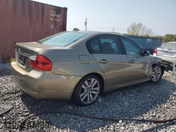 ✅ 2006 BMW 3 Series 325i • VIN: WBAVB13516KX63703 • Lot: 81314425. Listed on Copart with 198,504 mi. Free auction sales archive from the USA and detailed vehicle history report at DreamBid. Image 3.