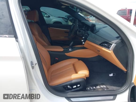 ✅ 2018 BMW 5 Series 540i • VIN: WBAJE5C53JWA96389 • Lot: 43081206. Listed on IAAI with 110,290 mi. Free auction sales archive from the USA and detailed vehicle history report at DreamBid. Image 5.