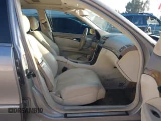 ✅ 2005 Mercedes-Benz E 320 • VIN: WDBUF65J55A614398 • Лот: 43805220. Опубликован ранее на IAAI с пробегом 337 883 миль. Бесплатный доступ к архиву аукционных продаж из США и подробный отчёт об истории автомобиля на DreamBid. Изображение 5.