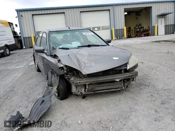 ✅ 2005 Honda Civic • VIN: JHMES96605S007055 • Lot: 92292795. Wystawiony na Copart z przebiegiem 326 801 mil. Bezpłatny archiwum sprzedaży aukcyjnych z USA i szczegółowy raport historii pojazdu na DreamBid. Zdjęcie 13.