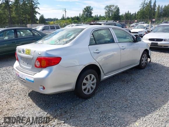 ✅ 2010 Toyota Corolla • VIN: JTDBU4EEXAJ074353 • Lot: 42388624. Listed on IAAI with 198,270 mi. Free auction sales archive from the USA and detailed vehicle history report at DreamBid. Image 4.