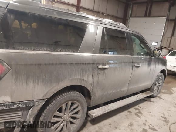 ✅ 2019 Ford Expedition Max Limited • VIN: 1FMJK2AT0KEA35853 • Lot: 41328229. Listed on IAAI with 142,012 mi. Free auction sales archive from the USA and detailed vehicle history report at DreamBid. Image 13.
