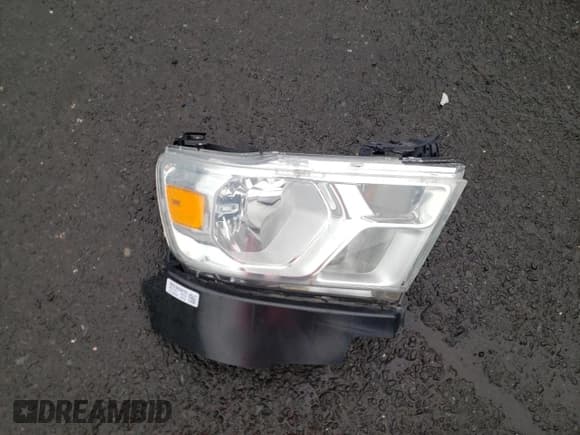 ✅ 2021 Ram 1500 Big Horn • VIN: 1C6RREBG9MN631740 • Lot: 60112805. Wystawiony na Copart z przebiegiem 28 481 mil. Bezpłatny archiwum sprzedaży aukcyjnych z USA i szczegółowy raport historii pojazdu na DreamBid. Zdjęcie 12.