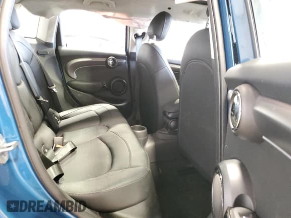 ✅ 2022 MINI Hardtop 4 Door Cooper • VIN: WMW33DK08N2P76748 • Lot: 58511604. Wystawiony na Copart z przebiegiem 20 769 mil. Bezpłatny archiwum sprzedaży aukcyjnych z USA i szczegółowy raport historii pojazdu na DreamBid. Zdjęcie 10.