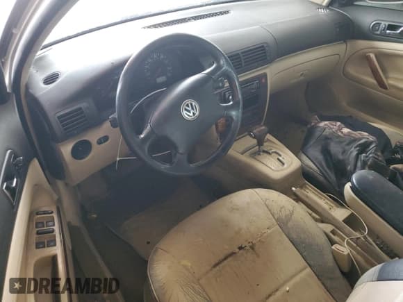 ✅ 2000 Volkswagen Passat • VIN: WVWUH23B7YE334348 • Lot: 65120385. Wystawiony na Copart z przebiegiem Nie podano. Bezpłatny archiwum sprzedaży aukcyjnych z USA i szczegółowy raport historii pojazdu na DreamBid. Zdjęcie 8.