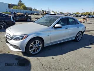 ✅ 2017 Mercedes-Benz C 350e • VIN: 55SWF4HB1HU220944 • Lot: 71560995. Wystawiony na Copart z przebiegiem 74 530 mil. Bezpłatny archiwum sprzedaży aukcyjnych z USA i szczegółowy raport historii pojazdu na DreamBid. Zdjęcie 1.