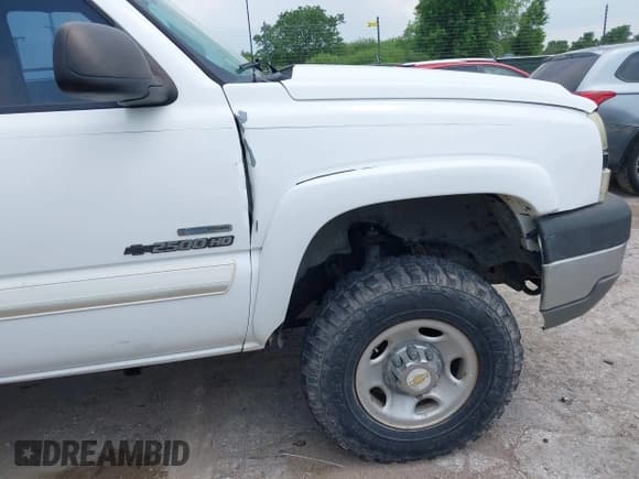 ✅ 2006 Chevrolet Silverado 2500HD LT2 • VIN: 1GCHK23D96F257428 • Лот: 42182345. Опубликован ранее на IAAI с пробегом 299 406 миль. Бесплатный доступ к архиву аукционных продаж из США и подробный отчёт об истории автомобиля на DreamBid. Изображение 6.