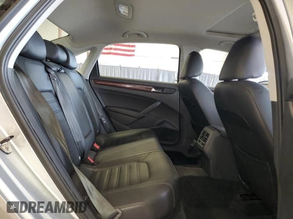 ✅ 2013 Volkswagen Passat SEL Premium • VIN: 1VWCP7A33DC025714 • Lot: 57805855. Listed on Copart with 60,918 mi. Free auction sales archive from the USA and detailed vehicle history report at DreamBid. Image 10.