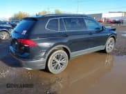 ✅ 2018 Volkswagen Tiguan SEL • VIN: 3VV2B7AX5JM133781 • Лот: 43591714. Опубликован ранее на IAAI с пробегом 87 547 миль. Бесплатный доступ к архиву аукционных продаж из США и подробный отчёт об истории автомобиля на DreamBid. Изображение 4.