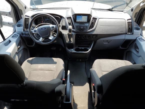 ✅ 2019 Ford Transit XL • VIN: 1FBZX2CG7KKB02480 • Lot: 60456445. Wystawiony na Copart z przebiegiem 126 566 mil. Bezpłatny archiwum sprzedaży aukcyjnych z USA i szczegółowy raport historii pojazdu na DreamBid. Zdjęcie 8.