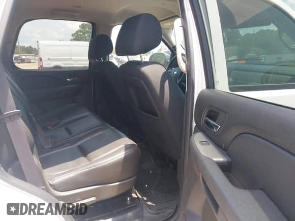 2011 Chevrolet Tahoe Commercial with VIN 1GNSK2E05BR372771, listed as a IAAI auction lot 42840332 with 170,734 mi miles and . Bid and sale history available at DreamBid. Image 8.