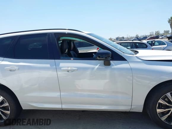 ✅ 2024 Volvo XC60 Core Dark Theme • VIN: YV4L12RK6R1840718 • Lot: 42736332. Wystawiony na IAAI z przebiegiem 13 353 mil. Bezpłatny archiwum sprzedaży aukcyjnych z USA i szczegółowy raport historii pojazdu na DreamBid. Zdjęcie 12.