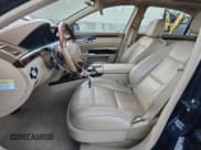 ✅ 2010 Mercedes-Benz S 550 • VIN: WDDNG8GB7AA315290 • Lot: 90838195. Wystawiony na Copart z przebiegiem 133 440 mil. Bezpłatny archiwum sprzedaży aukcyjnych z USA i szczegółowy raport historii pojazdu na DreamBid. Zdjęcie 7.