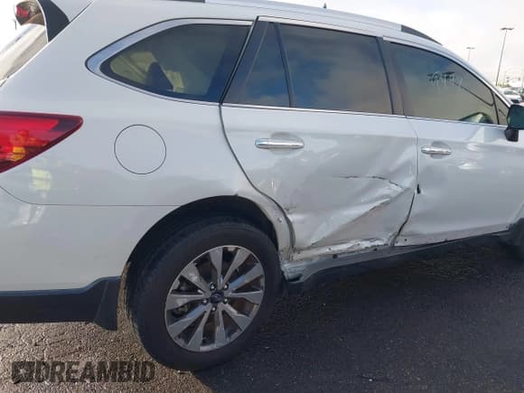 ✅ 2017 Subaru Outback Touring • VIN: 4S4BSETC5H3313606 • Lot: 43719498. Listed on IAAI with 108,883 mi. Free auction sales archive from the USA and detailed vehicle history report at DreamBid. Image 6.