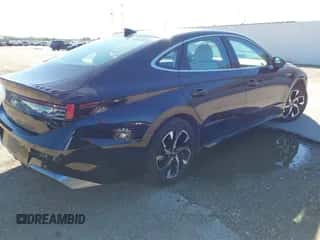 2024 Hyundai Sonata SEL z VIN KMHL64JA7RA368379, wystawiony jako IAAI lot #43572963 z przebiegiem 46 712 mil mil oraz . Historia ofert i sprzedaży dostępna na DreamBid. Obrazek 4.