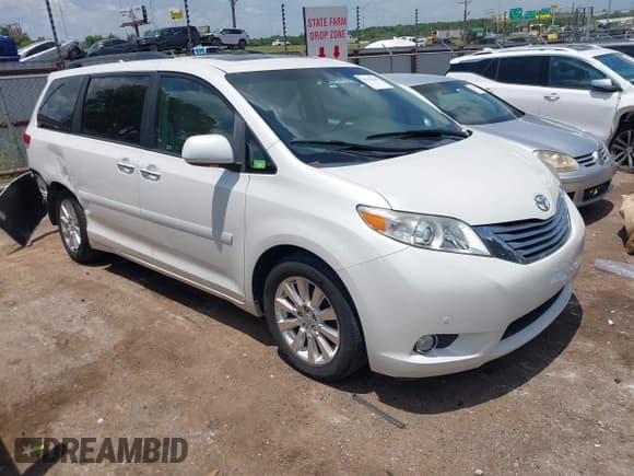 ✅ 2011 Toyota Sienna XLE • VIN: 5TDDK3DC2BS020381 • Lot: 42531636. Listed on IAAI with 113,722 mi. Free auction sales archive from the USA and detailed vehicle history report at DreamBid. Image 1.