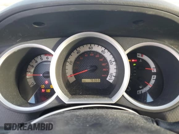 ✅ 2011 Toyota Tacoma • VIN: 5TFUX4EN7BX008034 • Lot: 92166105. Wystawiony na Copart z przebiegiem 76 965 mil. Bezpłatny archiwum sprzedaży aukcyjnych z USA i szczegółowy raport historii pojazdu na DreamBid. Zdjęcie 9.