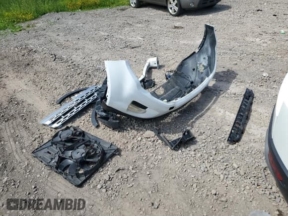 ✅ 2014 Land Rover Range Rover Evoque Prestige • VIN: SALVV2BG0EH883760 • Лот: 60868915. Опубликован ранее на Copart с пробегом 96 258 миль. Бесплатный доступ к архиву аукционных продаж из США и подробный отчёт об истории автомобиля на DreamBid. Изображение 13.