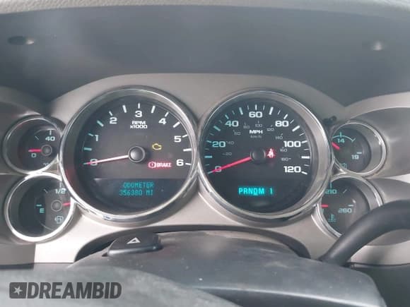 ✅ 2012 Chevrolet Silverado 2500HD Work Truck • VIN: 1GB0CVCG3CF144998 • Lot: 41381779. Wystawiony na IAAI z przebiegiem 356 380 mil. Bezpłatny archiwum sprzedaży aukcyjnych z USA i szczegółowy raport historii pojazdu na DreamBid. Zdjęcie 6.