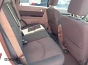 ✅ 2011 Mazda Tribute Touring • VIN: 4F2CY9C78BKM01726 • Lot: 42646967. Wystawiony na IAAI z przebiegiem 98 876 mil. Bezpłatny archiwum sprzedaży aukcyjnych z USA i szczegółowy raport historii pojazdu na DreamBid. Zdjęcie 8.