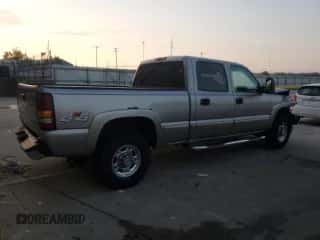 2002 Chevrolet Silverado 1500HD LS с VIN 1GCGK13U52F192917, выставлен на аукционе Copart как лот 67366225 с пробегом 188 850 миль миль и Списание • Salvage title. История ставок и продаж доступна на DreamBid. Изображение 3.