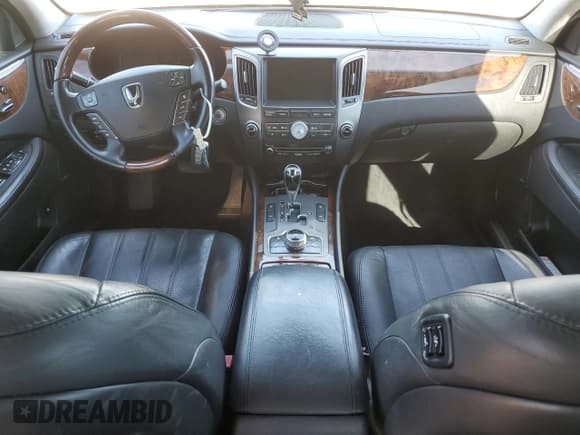 ✅ 2013 Hyundai Equus Signature • VIN: KMHGH4JH4DU065284 • Lot: 92319815. Wystawiony na Copart z przebiegiem 146 215 mil. Bezpłatny archiwum sprzedaży aukcyjnych z USA i szczegółowy raport historii pojazdu na DreamBid. Zdjęcie 8.