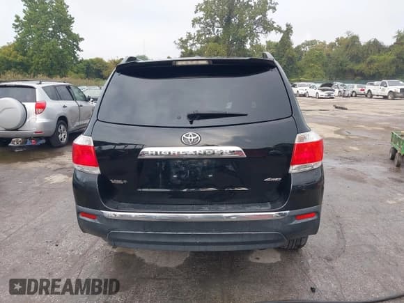 ✅ 2013 Toyota Highlander Limited • VIN: 5TDDK3EH7DS218225 • Lot: 43285134. Listed on IAAI with 138,404 mi. Free auction sales archive from the USA and detailed vehicle history report at DreamBid. Image 17.