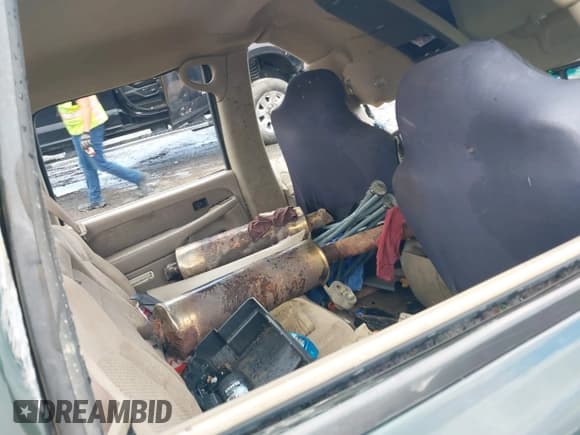 ✅ 2001 Chevrolet Silverado 2500HD LT3 • VIN: 1GCHK23G51F142490 • Лот: 40063395. Опубликован ранее на IAAI с пробегом 170 082 миль. Бесплатный доступ к архиву аукционных продаж из США и подробный отчёт об истории автомобиля на DreamBid. Изображение 8.