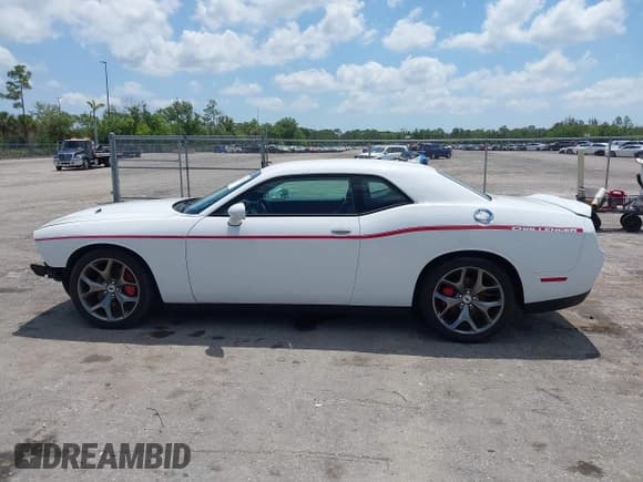 ✅ 2017 Dodge Challenger SXT • VIN: 2C3CDZAG4HH572900 • Lot: 42285142. Wystawiony na IAAI z przebiegiem 66 454 mil. Bezpłatny archiwum sprzedaży aukcyjnych z USA i szczegółowy raport historii pojazdu na DreamBid. Zdjęcie 14.