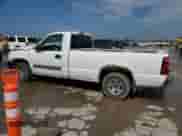 2004 Chevrolet Silverado 1500 z VIN 1GCEC14T34Z323368, wystawiony jako Copart lot #53510545 z przebiegiem 255 750 mil mil oraz Szkoda całkowita • Salvage title. Historia ofert i sprzedaży dostępna na DreamBid. Obrazek 2.