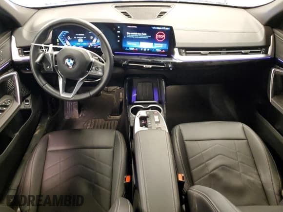 ✅ 2025 BMW X2 xDrive28i • VIN: WBX63GM06S5041181 • Lot: 44636925. Wystawiony na Copart z przebiegiem 12 712 mil. Bezpłatny archiwum sprzedaży aukcyjnych z USA i szczegółowy raport historii pojazdu na DreamBid. Zdjęcie 8.