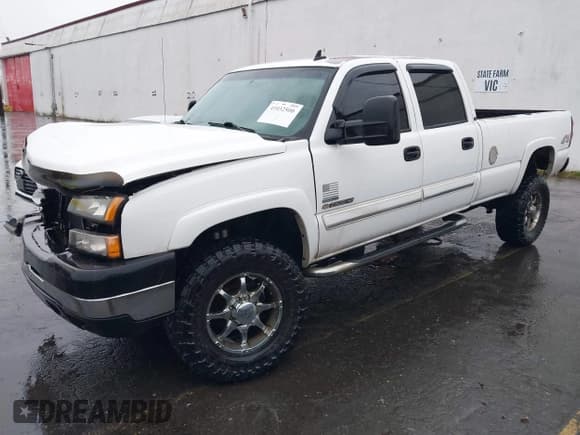 ✅ 2006 Chevrolet Silverado 2500HD LT1 • VIN: 1GCHK23D46F191371 • Лот: 41032500. Опубликован ранее на IAAI с пробегом Не указан. Бесплатный доступ к архиву аукционных продаж из США и подробный отчёт об истории автомобиля на DreamBid. Изображение 19.