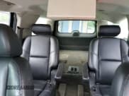 ✅ 2009 Chevrolet Suburban LTZ • VIN: 1GNFC36069R283773 • Lot: 54270315. Wystawiony na Copart z przebiegiem 253 966 mil. Bezpłatny archiwum sprzedaży aukcyjnych z USA i szczegółowy raport historii pojazdu na DreamBid. Zdjęcie 10.