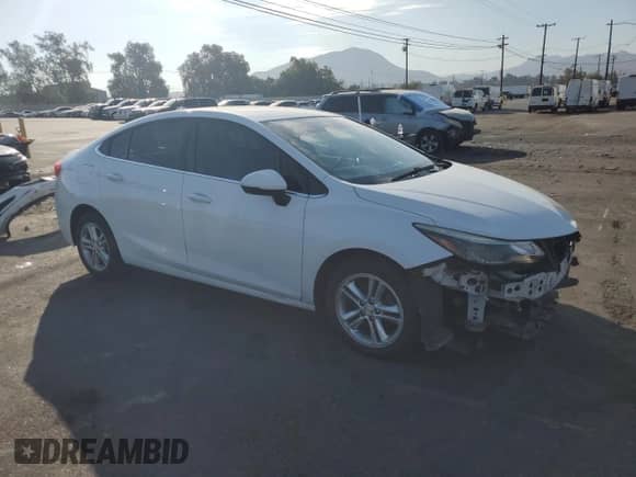 ✅ 2017 Chevrolet Cruze LT • VIN: 1G1BE5SM6H7104379 • Lot: 81688005. Wystawiony na Copart z przebiegiem 116 737 mil mil. Skorzystaj z bezpłatnego archiwum sprzedaży aukcyjnych z USA i zobacz szczegółowy raport historii pojazdu na DreamBid. Zdjęcie 4.